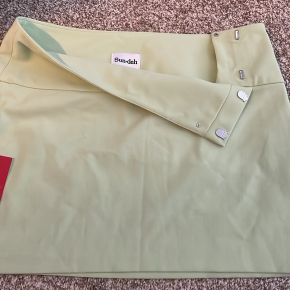 Aritzia | Sunday Best | Wendy Mini Skirt - Picture 7 of 9